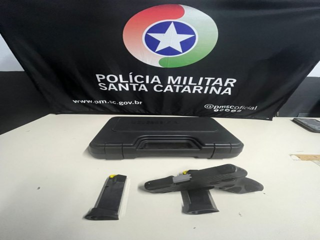 Dupla em atitude suspeita  presa com arma de fogo em Cricima