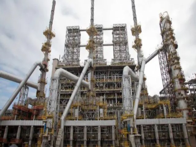 Andrade Gutierrez e ex-Odebrecht vencem licitao da Petrobras para obras de refinaria Abreu e Lima