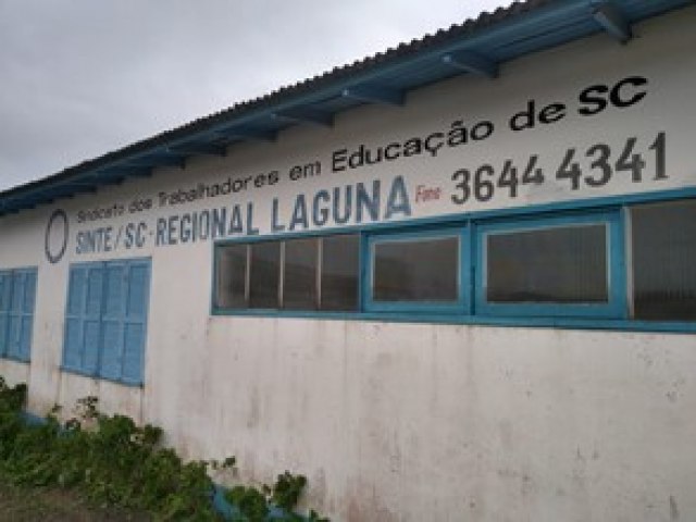 Professores da regio de Laguna esto em estado de greve