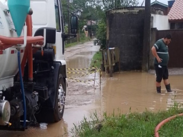 Coleta de lixo em Imbituba ficou comprometida devido s chuvas