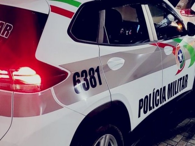 Homem anuncia assalto, finge estar armado e  rendido por populares em Imbituba