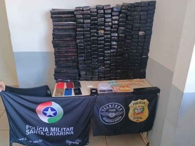 Quase 200 kg de maconha so apreendidos em SC durante operao policial