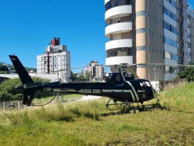 Trabalhador cai do stimo andar de prdio em Cricima e  resgatado