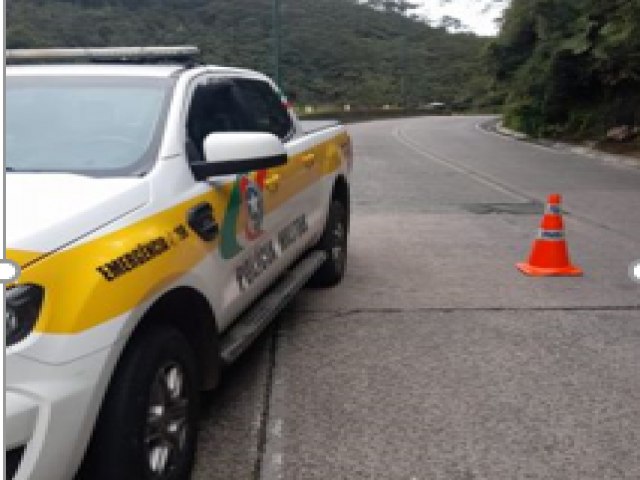 Polcia Militar Rodoviria pede ateno aos motoristas que trafegam pela Serra do Rio do Rastro