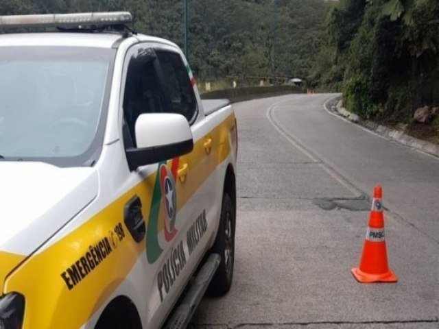 SC-390  interditada na Serra do Rio do Rastro