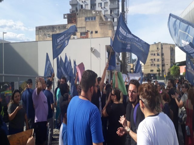 Estado faz proposta para encerrar greve dos professores