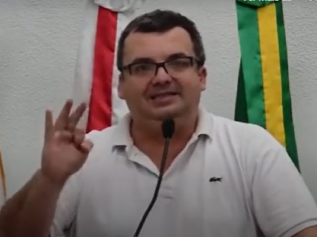 Relator comenta liminar que suspendeu cassao e pede depoimento de prefeito