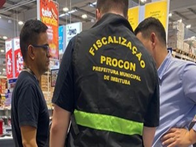 Rede de supermercados  notificada por falta de caixa preferencial