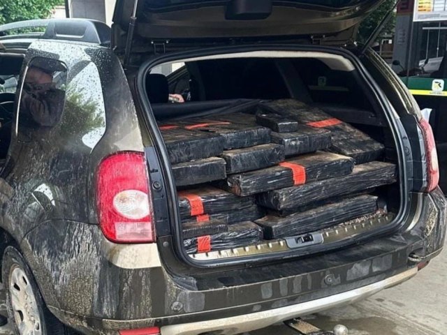 Motorista  preso com 348 quilos de maconha em veculo adulterado