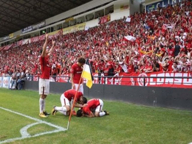 Presidente do Cricima confirma acordo para Internacional jogar no Heriberto Hlse