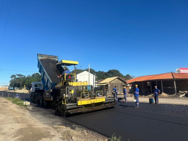 Via de acesso  ponte entre Capivari e Tubaro recebe camada asfltica