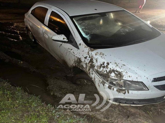 Mais um carro atola na estrada de Caputera; comunidade deve fazer protesto hoje