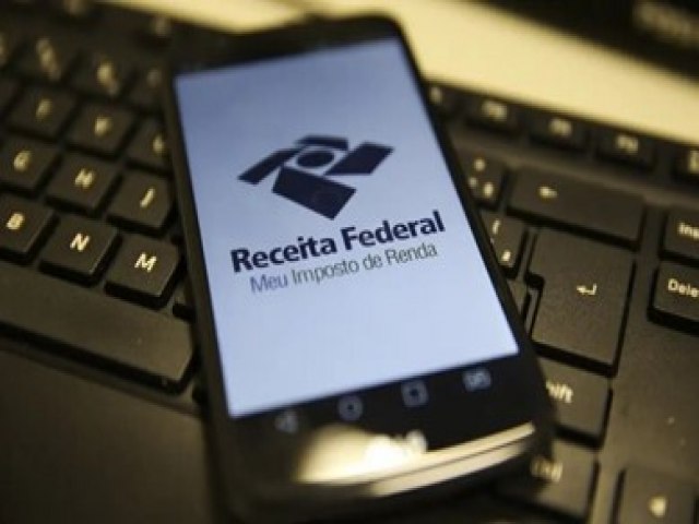 Leilo da Receita Federal oferece smartphones, notebooks, vinhos e veculos