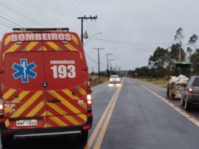 Motociclista fica ferido em acidente entre trator e moto em Jaguaruna