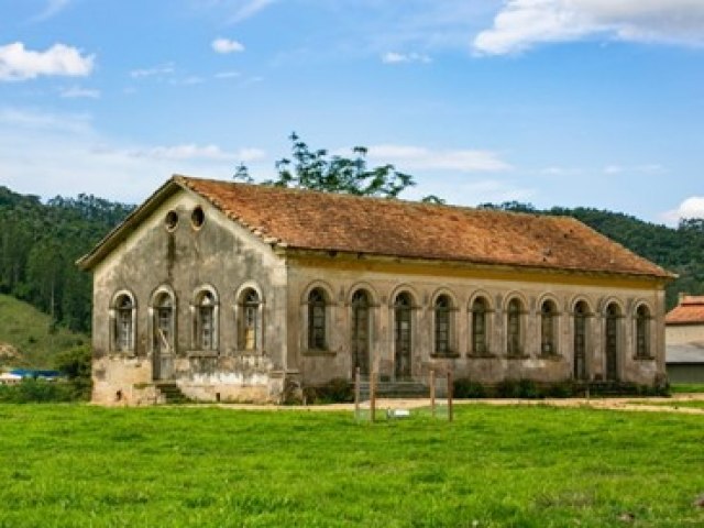 Pedras Grandes: Feira e atraes musicais movimentam turismo na Casa dos Arcos neste sbado 