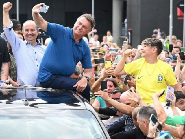 Bolsonaro volta a SC com misso de turbinar campanhas