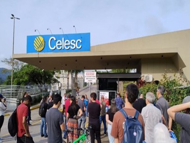 Greve na Celesc: trabalhadores aceitam proposta e retornam ao trabalho horas depois do incio da paralisao