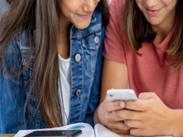 Proibio de celulares nas escolas entra em pauta no Senado aps eleies municipais