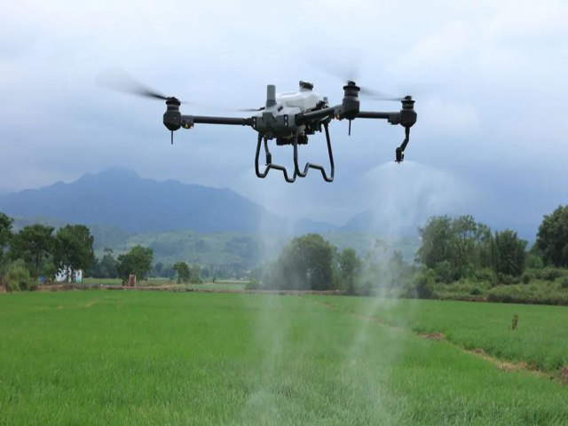 Vice-prefeito prope drone agrcola em Pedras Grandes