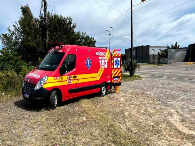 Bombeiros socorrem homem encontrado inconsciente s margens de rodovia