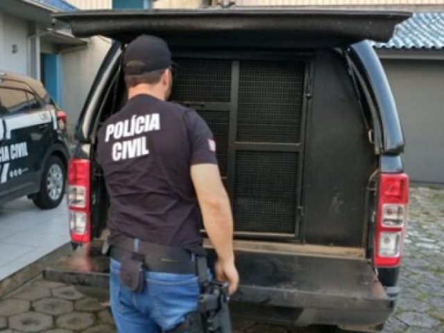 Adolescente � apreendido ap�s amea�ar professores e agredir colegas