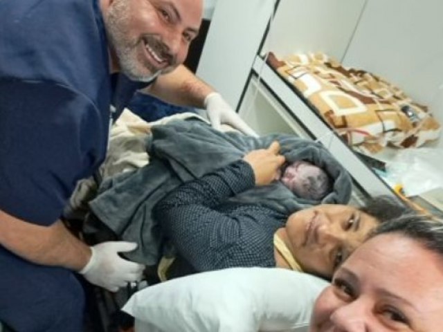 Emocionante! Bebê nasce dentro de ambulância a caminho de hospital em Imaruí Emocionante! Bebê nasce dentro de ambulância a caminho de hospital em Imaruí