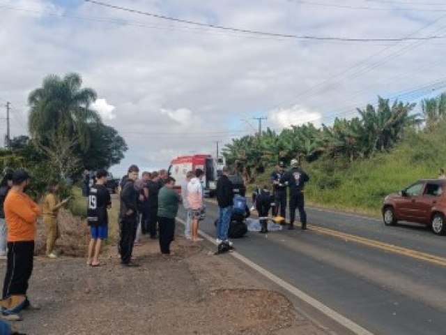 Motociclista � arremessado ap�s colis�o e morre na SC-285