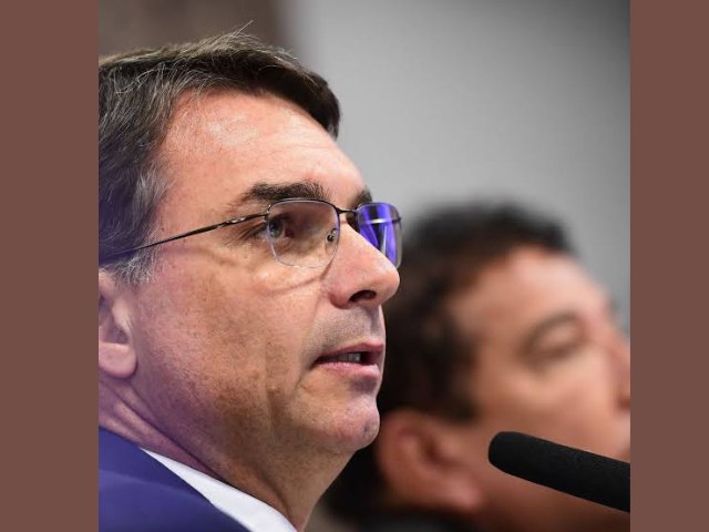Tens�o no PL: Fl�vio Bolsonaro sofre novo rev�s no Rio ap�s Pol�cia Federal mirar M�rcio Canella