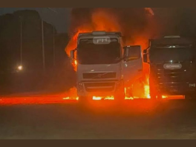 Descarga el�trica fatal: carreta pega fogo em Teresina e motorista falece ao tentar salvar ve�culo