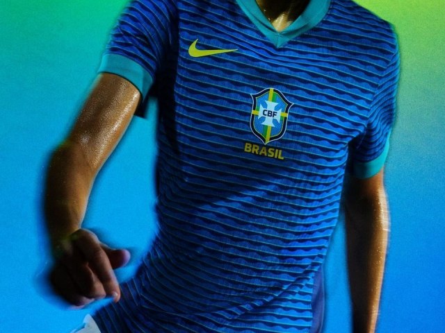 A seleo brasileira ir jogar de azul contra a Inglaterra