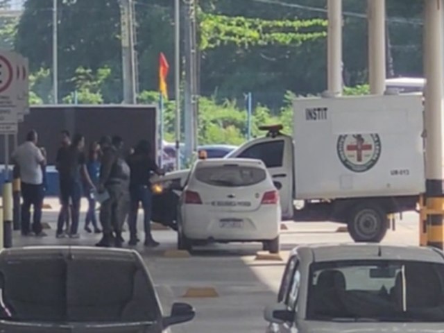 Homem  encontrado morto dentro de carro no Recife