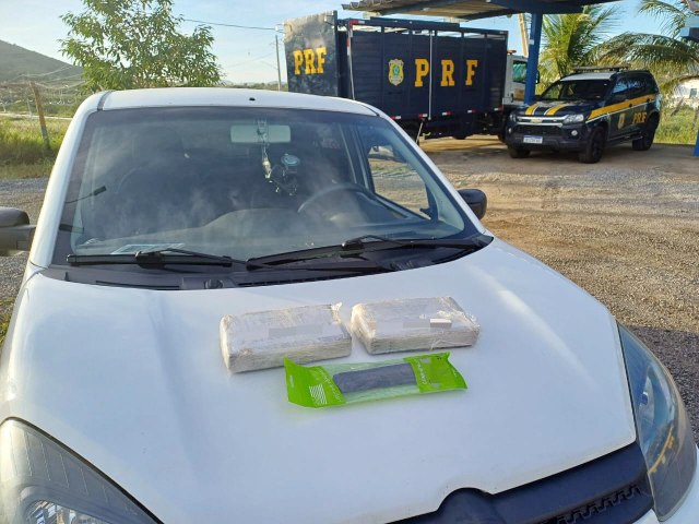 Cocana  apreendida pela PRF dentro de painel de carro em Serra Talhada