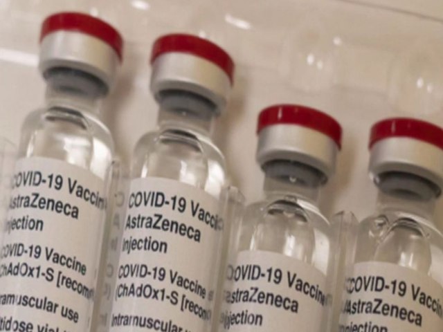 AstraZeneca para de fabricar vacina contra covid-19