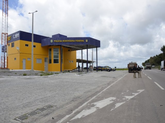 Adolescente  encontrada em situao de risco na BR 101, em Goiana