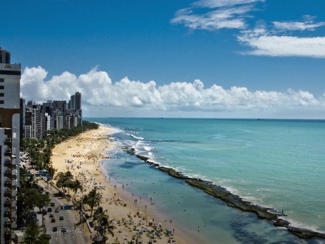 Recife contrata empresa para iniciar estudos sobre avano do mar