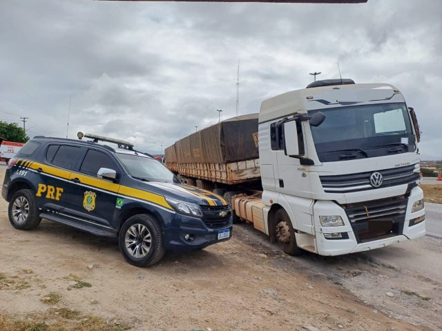 Carreta furtada em So Paulo  recuperada pela PRF em So Caetano