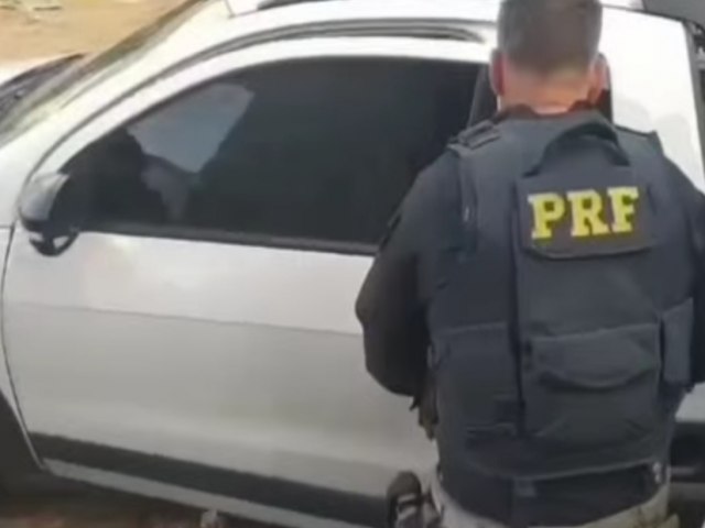 CAMINHONETE CARREGADA COM 156 KG DE MACONHA  APREENDIDA PELA PRF EM SERTANIA