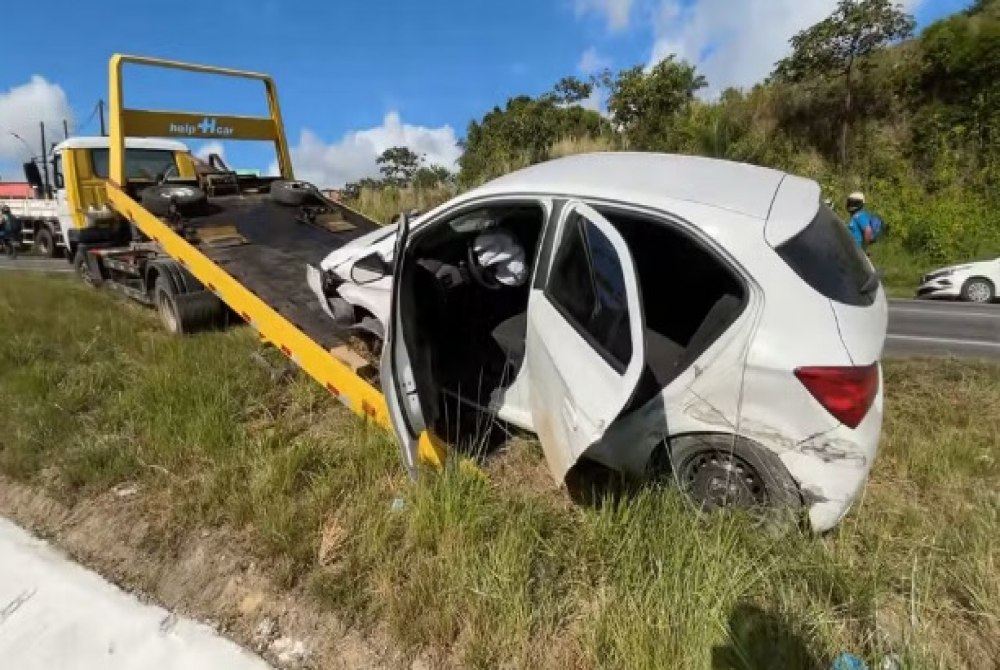 Troca de tiros entre PMs e assaltantes termina com suspeito morto na BR-101, no Recife