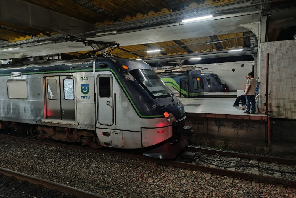 Pane na Rede A�rea Paralisa Linha Sul do Metr� do Recife nesta Sexta-feira