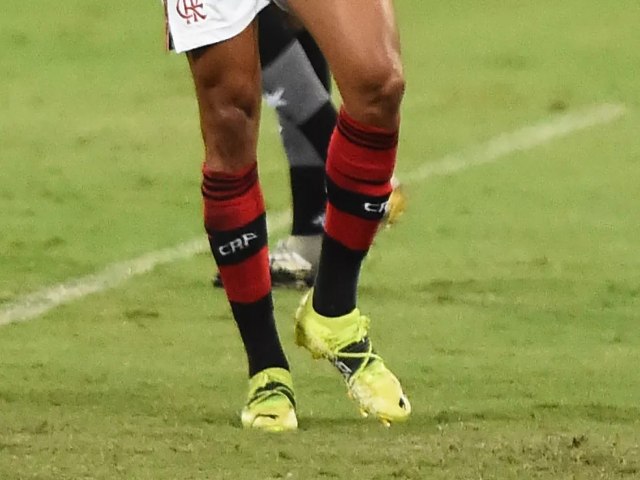 Flamengo acerta patrocnio para meio e uniforme passa a valer mais de R$ 240 milhes