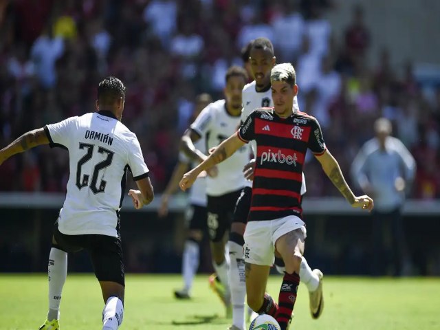 Botafogo vence Flamengo no Maracan por 2 a 0