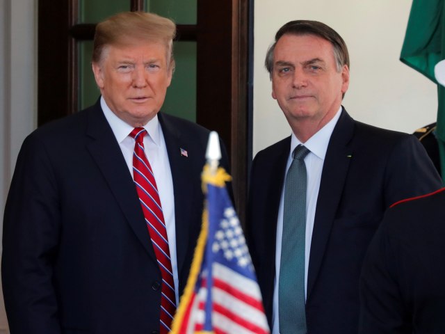 Nossa solidariedade ao maior lder mundial, diz Bolsonaro sobre tiros em comcio de Trump