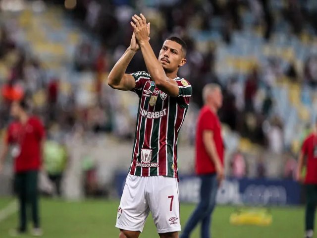 Andr expressa gratido ao Fluminense antes de embarque para a Inglaterra