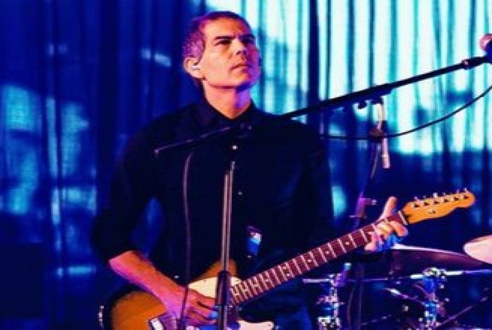 Dado Villa-Lobos Transita Entre o Estoicismo e o Legado da Legi�o Urbana em Novo �lbum Solo