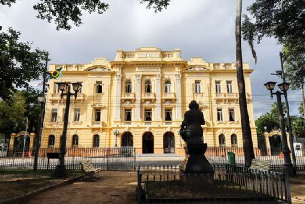 Expediente reduzido: Estado de Pernambuco e Prefeitura de Olinda liberam servidores mais cedo para jogo do Brasil na Copa