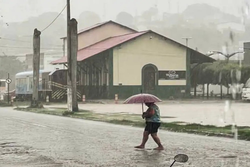 Inmet Emite Alerta Amarelo de Chuvas Intensas para o Nordeste e Norte; Sudeste e Sul Sofrem com Queda de Temperatura Inmet Emite Alerta Amarelo de Chuvas Intensas para o Nordeste e Norte; Sudeste e Sul Sofrem com Queda de Temperatura