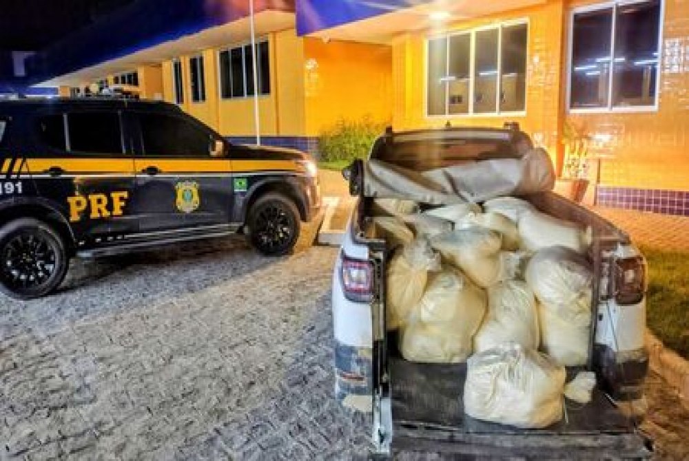 PRF Apreende 700 Quilos de Latic�nios Sem Refrigera��o na BR-423 em Garanhuns