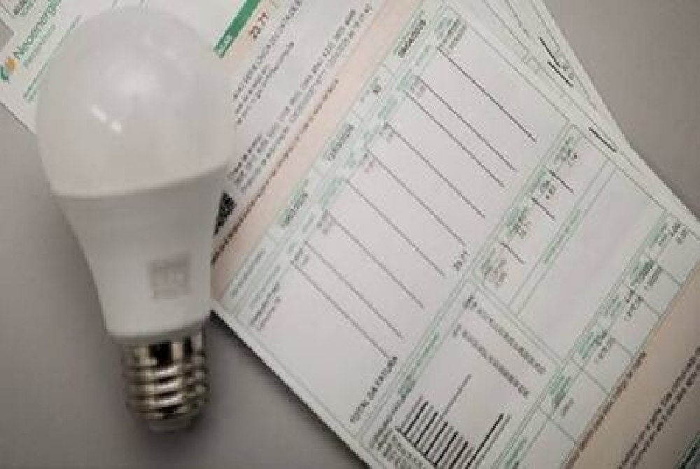 Moradores de Olinda e Jaboat�o Correm Risco de Perder Benef�cio da Tarifa Social de Energia
