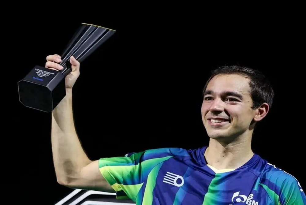 Hugo Calderano comemora t�tulo em Foz do Igua�u, o 4� da temporada