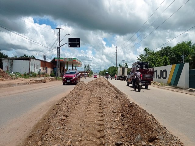 BOICOTE A GESTO DE EDNALDO? O que est por trs de uma obra de 3km que nunca termina em Iguatu? Por qu os Deputados Agenor Neto e Marcos Sobreira calam?